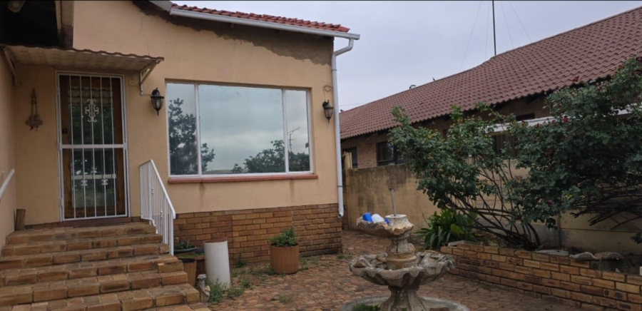 3 Bedroom Property for Sale in Tulisa Park Gauteng