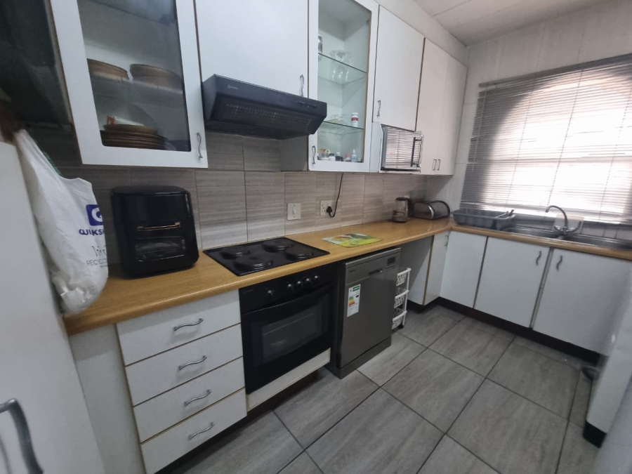 3 Bedroom Property for Sale in Verwoerdpark Gauteng