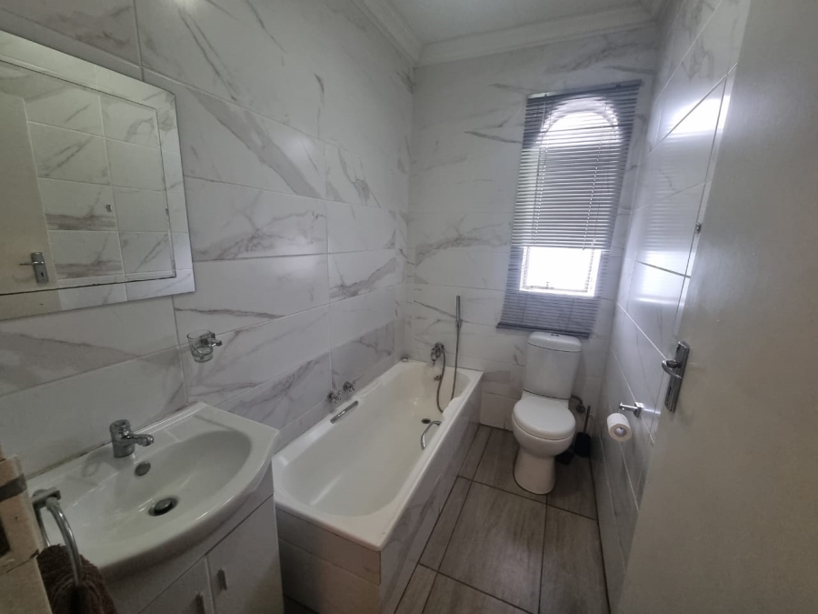 3 Bedroom Property for Sale in Verwoerdpark Gauteng