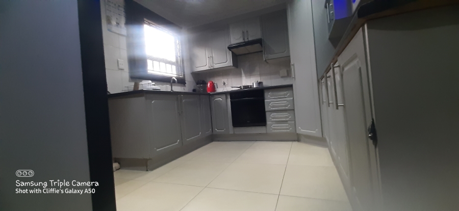 3 Bedroom Property for Sale in Siluma View Gauteng