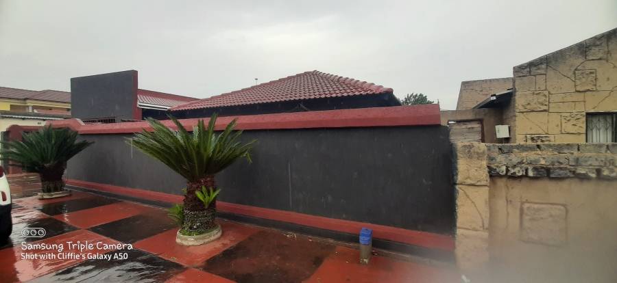 3 Bedroom Property for Sale in Siluma View Gauteng