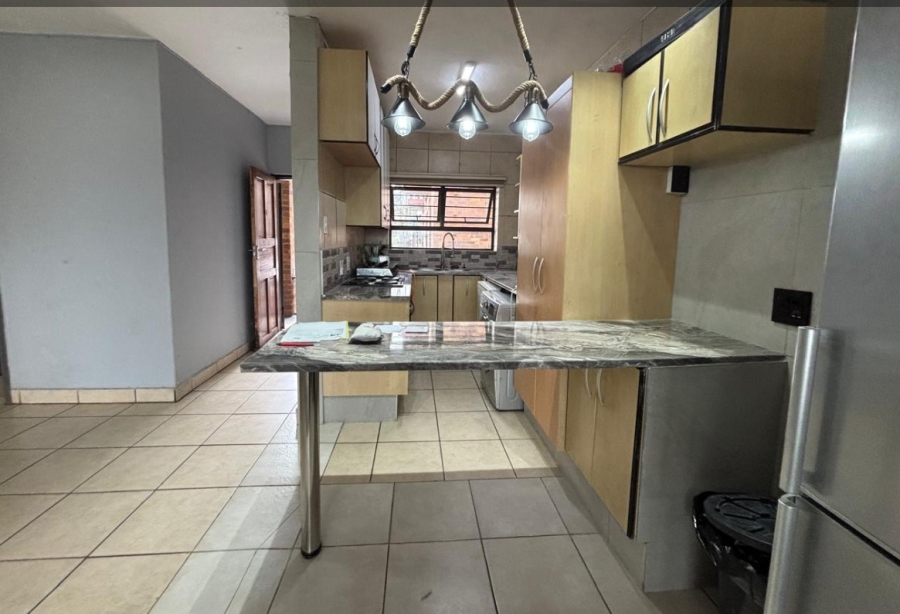 2 Bedroom Property for Sale in Crown Gauteng
