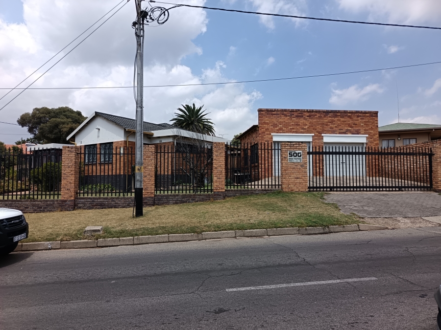 3 Bedroom Property for Sale in South Crest Gauteng