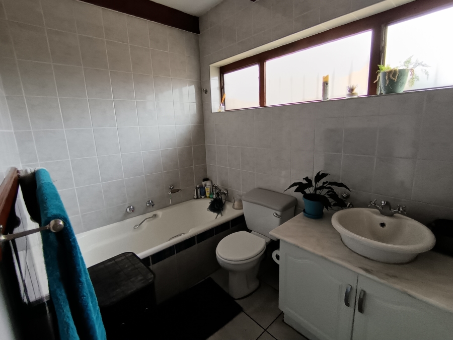 3 Bedroom Property for Sale in South Crest Gauteng