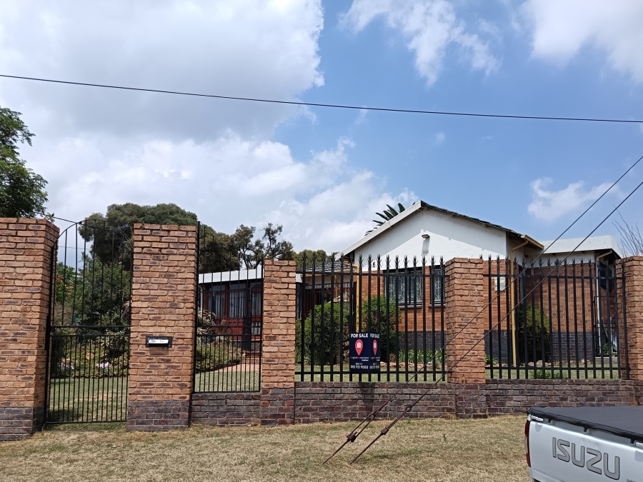 3 Bedroom Property for Sale in South Crest Gauteng