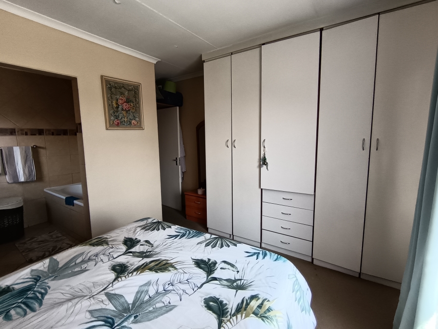 3 Bedroom Property for Sale in New Market Park Gauteng