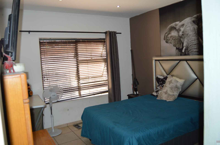 3 Bedroom Property for Sale in Mulbarton Gauteng