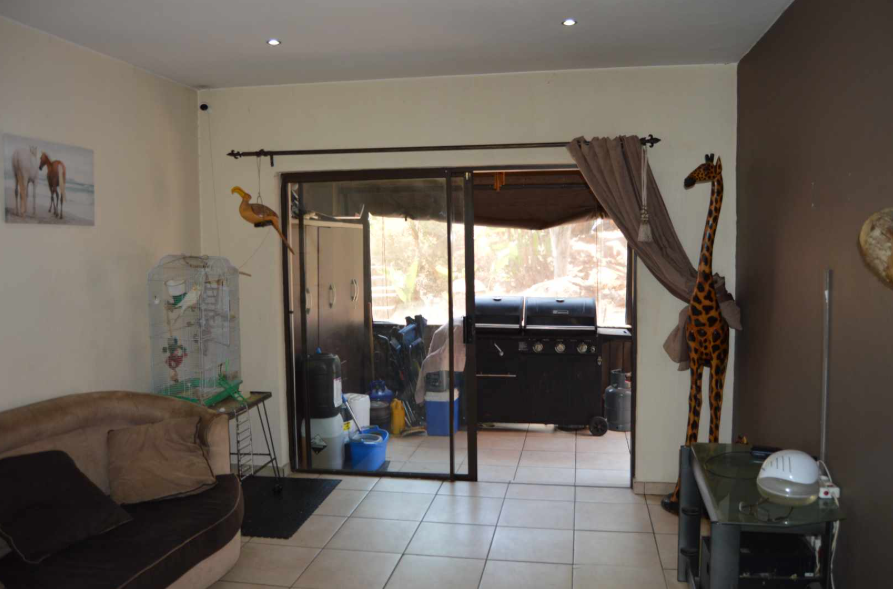 3 Bedroom Property for Sale in Mulbarton Gauteng