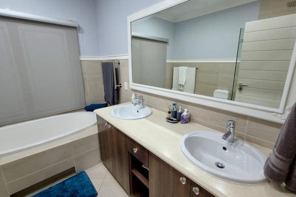 4 Bedroom Property for Sale in Vaal Marina Gauteng