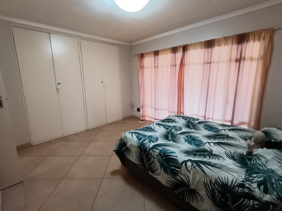 3 Bedroom Property for Sale in Brackendowns Gauteng