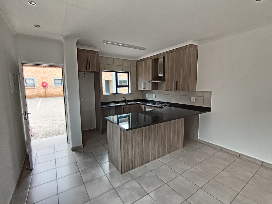 2 Bedroom Property for Sale in Brackendowns Gauteng