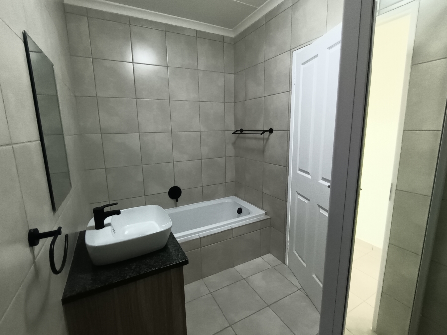 2 Bedroom Property for Sale in Brackendowns Gauteng