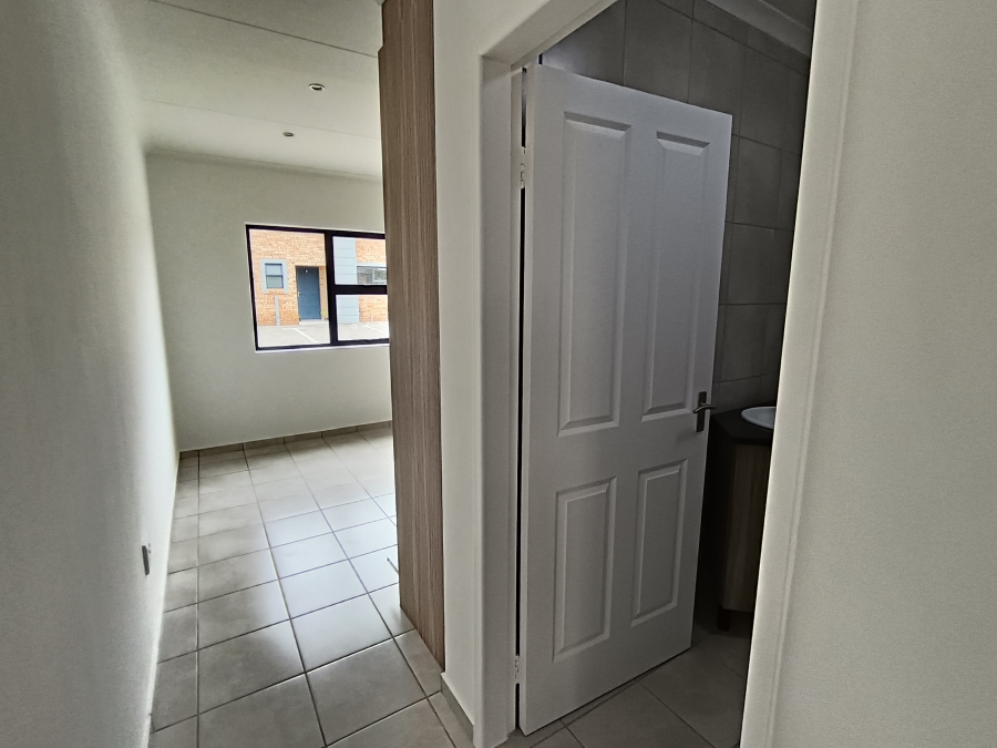 2 Bedroom Property for Sale in Brackendowns Gauteng