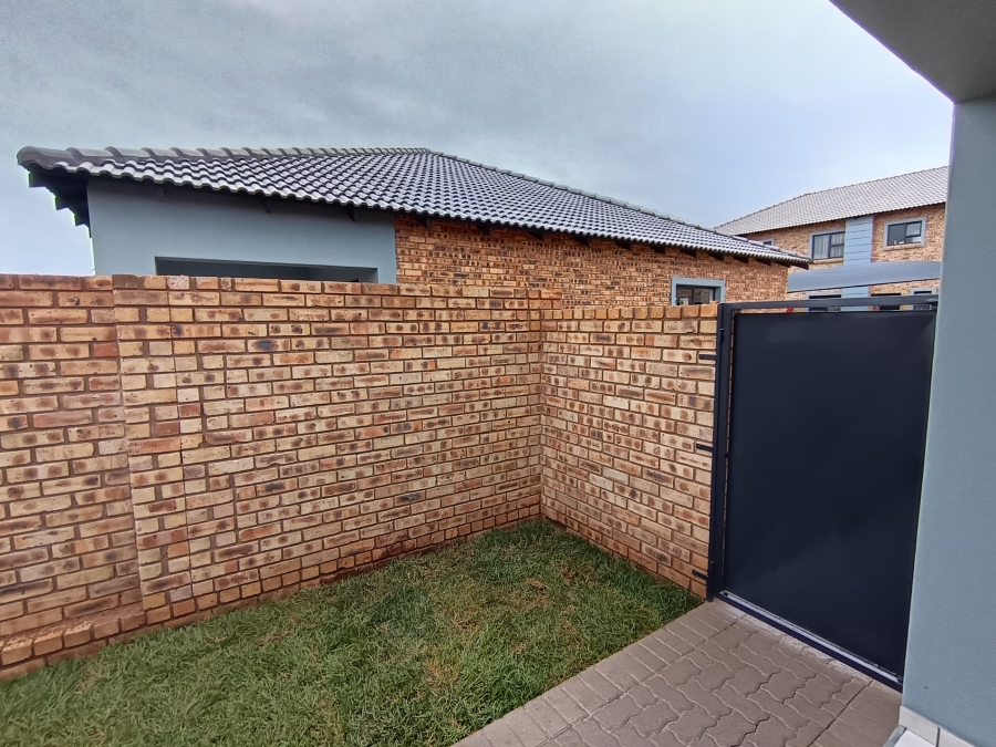 2 Bedroom Property for Sale in Brackendowns Gauteng