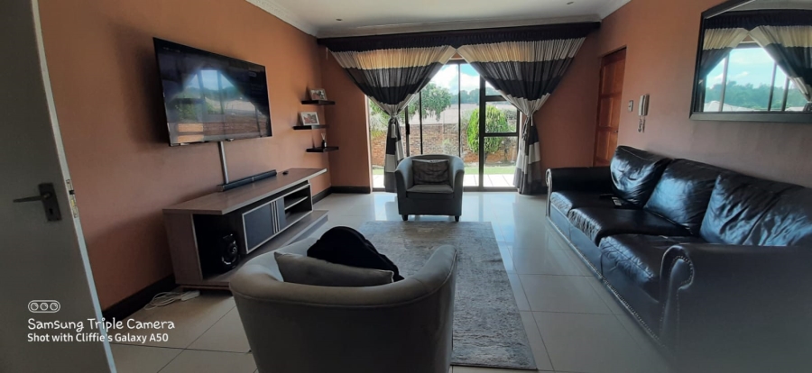 To Let 3 Bedroom Property for Rent in Meredale Gauteng