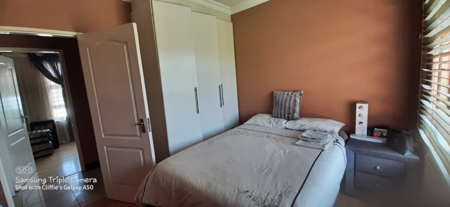 To Let 3 Bedroom Property for Rent in Meredale Gauteng