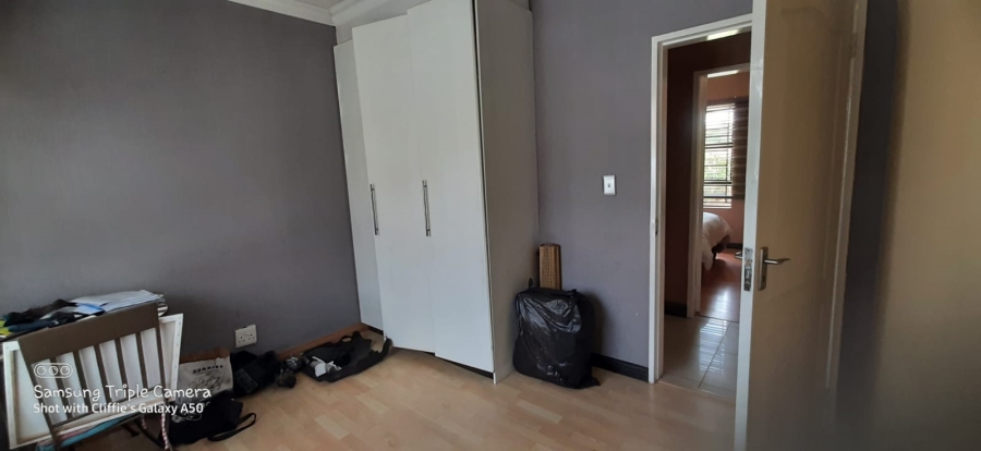 To Let 3 Bedroom Property for Rent in Meredale Gauteng