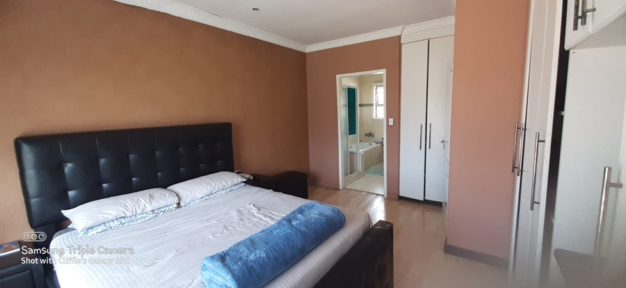 To Let 3 Bedroom Property for Rent in Meredale Gauteng