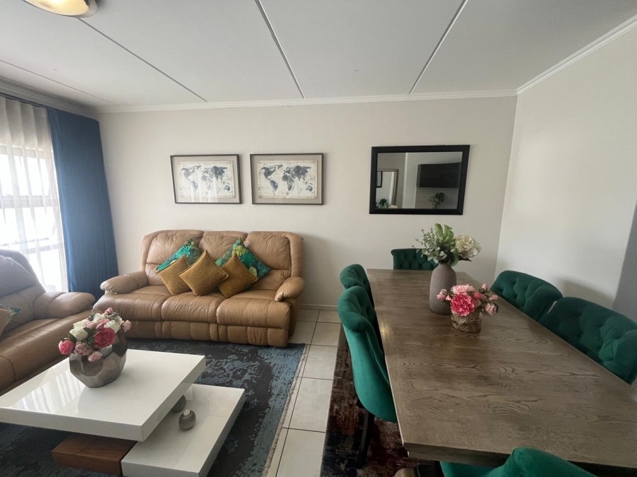 3 Bedroom Property for Sale in Oakdene Gauteng