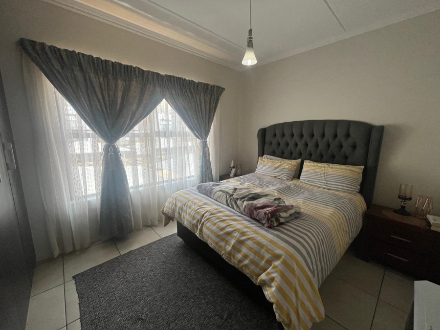3 Bedroom Property for Sale in Oakdene Gauteng
