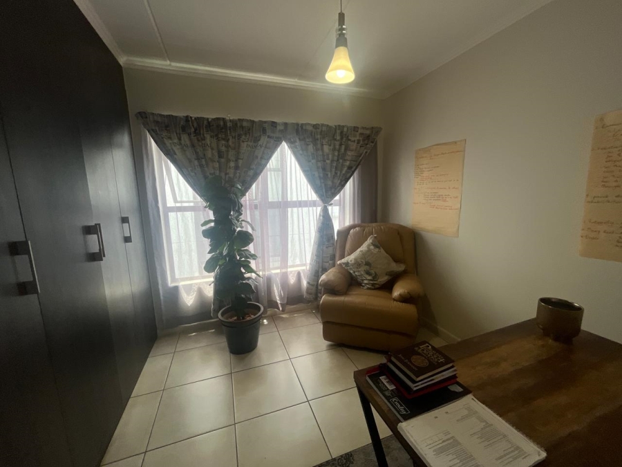 3 Bedroom Property for Sale in Oakdene Gauteng
