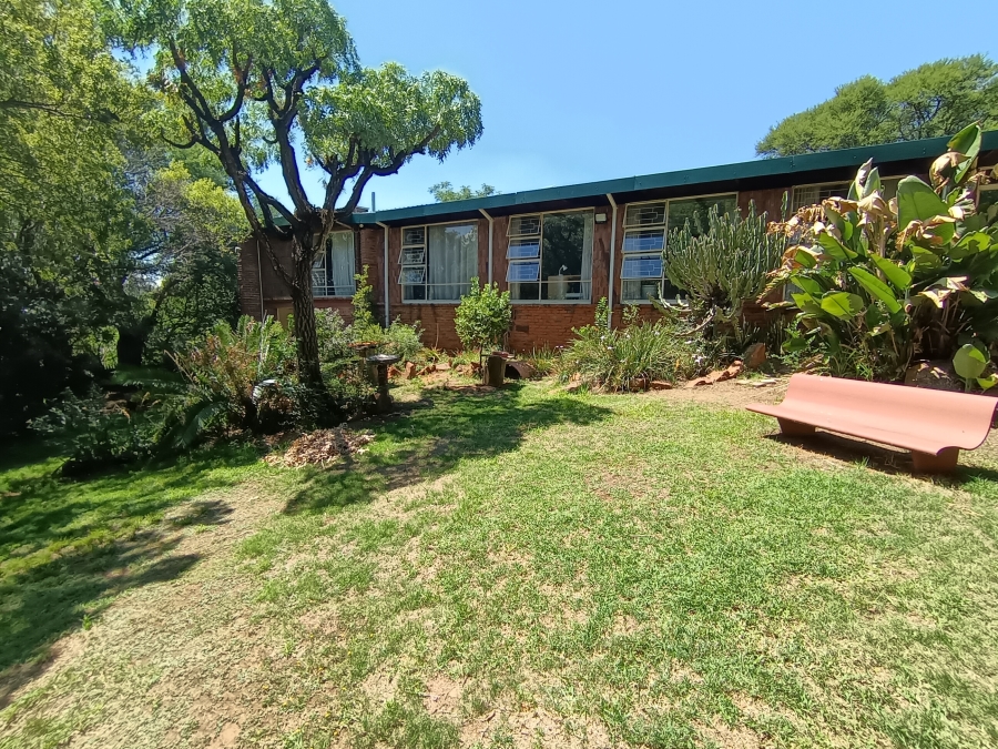 5 Bedroom Property for Sale in South Crest Gauteng