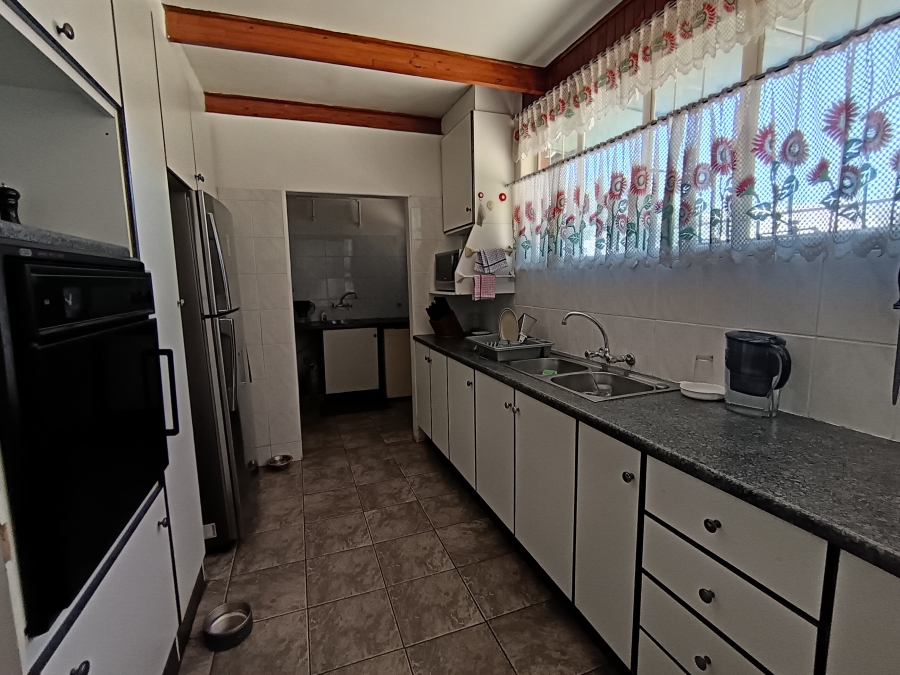 5 Bedroom Property for Sale in South Crest Gauteng