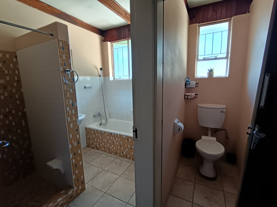 5 Bedroom Property for Sale in South Crest Gauteng