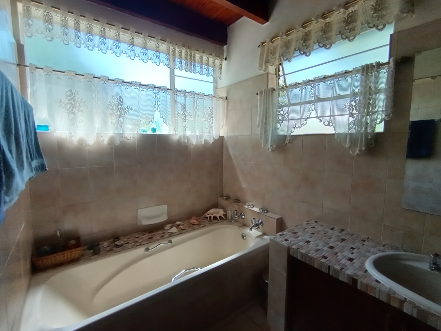 5 Bedroom Property for Sale in South Crest Gauteng