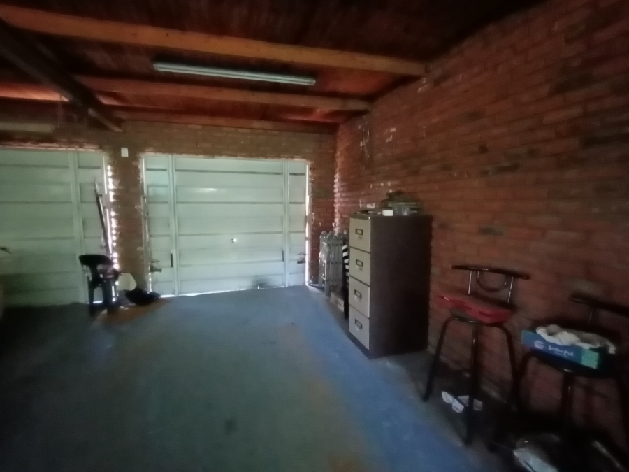 5 Bedroom Property for Sale in South Crest Gauteng