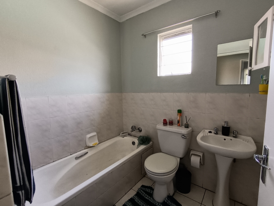 2 Bedroom Property for Sale in Florentia Gauteng