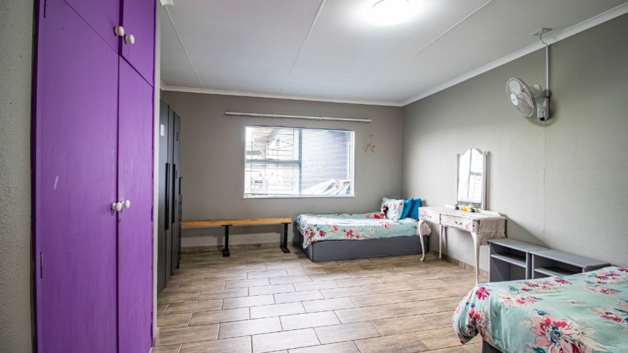 4 Bedroom Property for Sale in Verwoerdpark Gauteng