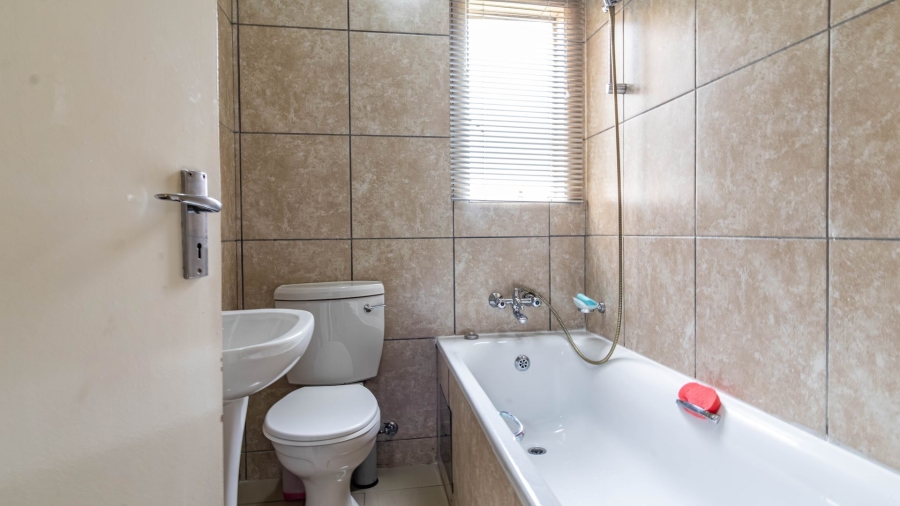 2 Bedroom Property for Sale in Elandspark Gauteng