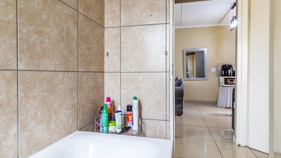 2 Bedroom Property for Sale in Elandspark Gauteng