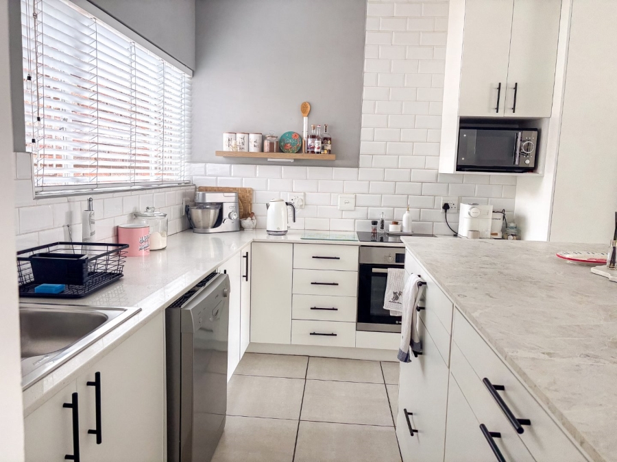 3 Bedroom Property for Sale in Brackendowns Gauteng