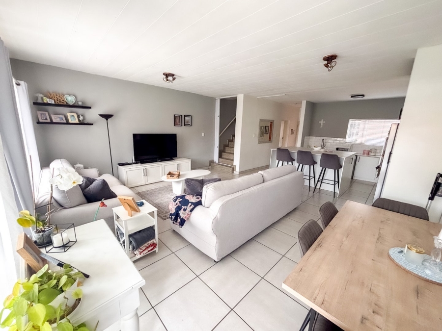 3 Bedroom Property for Sale in Brackendowns Gauteng