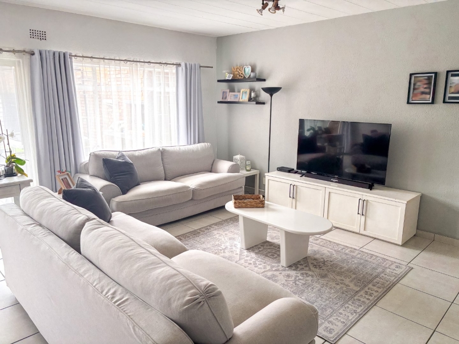 3 Bedroom Property for Sale in Brackendowns Gauteng