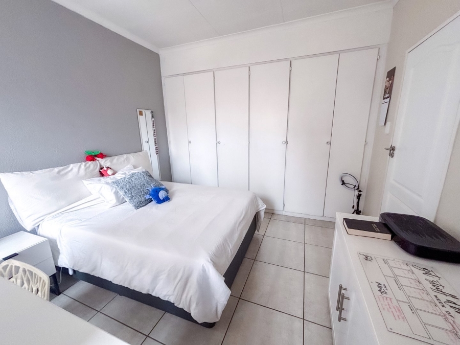 3 Bedroom Property for Sale in Brackendowns Gauteng