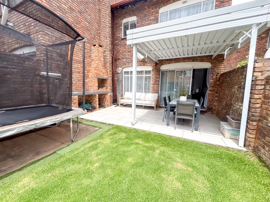 3 Bedroom Property for Sale in Brackendowns Gauteng