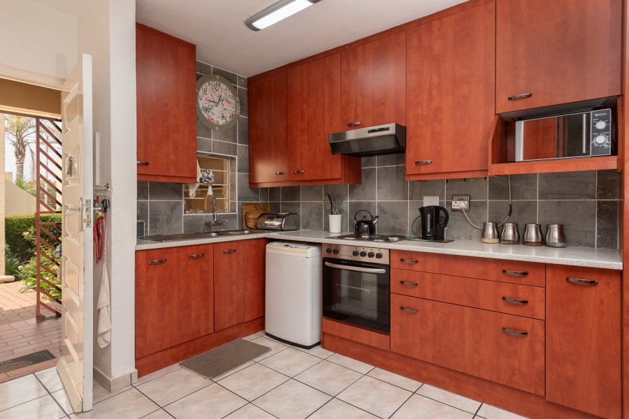 3 Bedroom Property for Sale in Brackendowns Gauteng