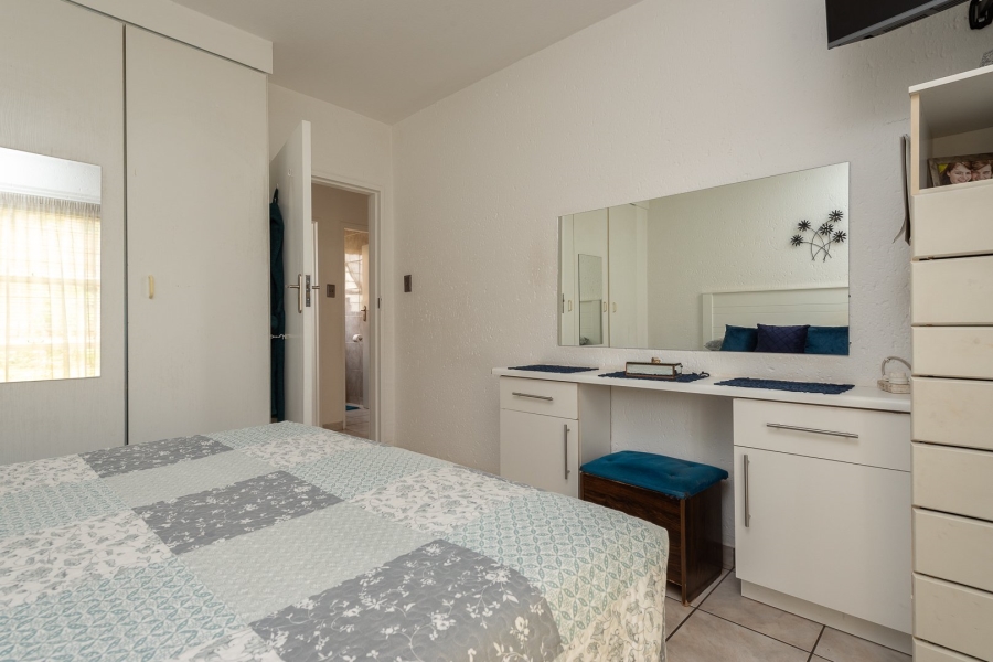 3 Bedroom Property for Sale in Brackendowns Gauteng