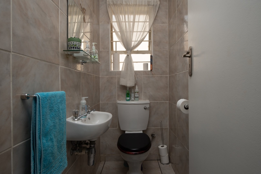 3 Bedroom Property for Sale in Brackendowns Gauteng