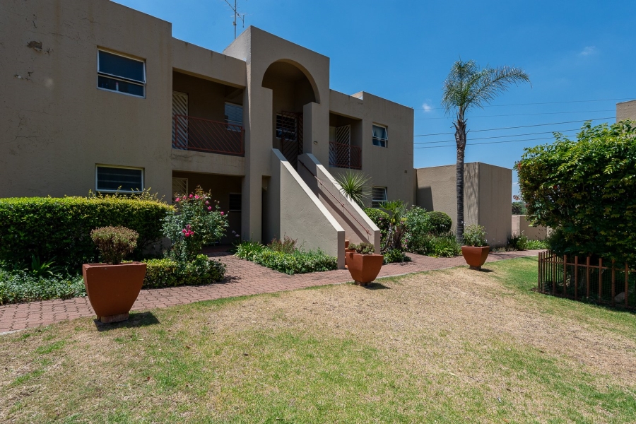 3 Bedroom Property for Sale in Brackendowns Gauteng