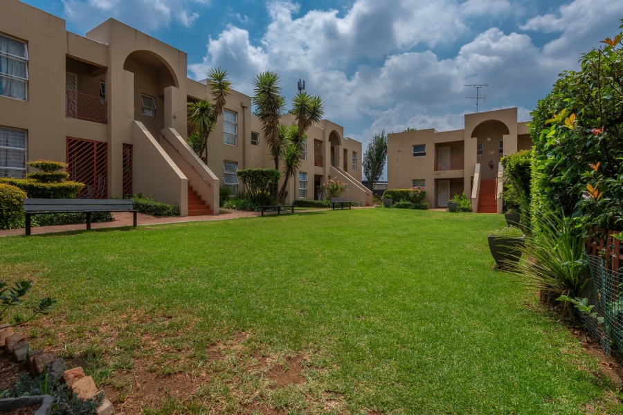 3 Bedroom Property for Sale in Brackendowns Gauteng