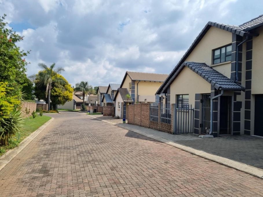 5 Bedroom Property for Sale in Illiondale Gauteng
