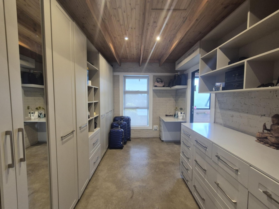 5 Bedroom Property for Sale in Illiondale Gauteng