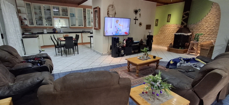 5 Bedroom Property for Sale in Pretoria Gardens Gauteng