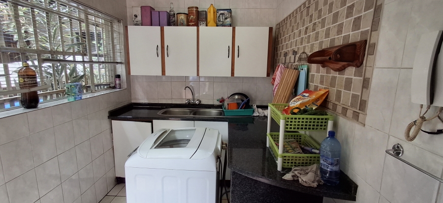 5 Bedroom Property for Sale in Pretoria Gardens Gauteng