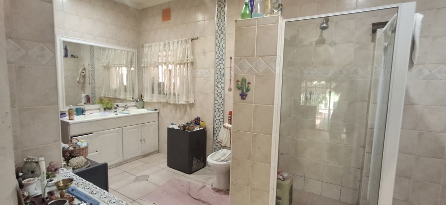 5 Bedroom Property for Sale in Pretoria Gardens Gauteng