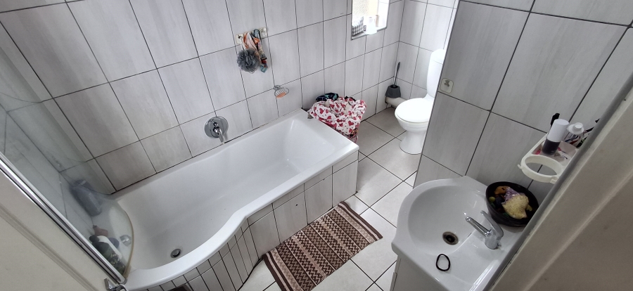 5 Bedroom Property for Sale in Pretoria Gardens Gauteng